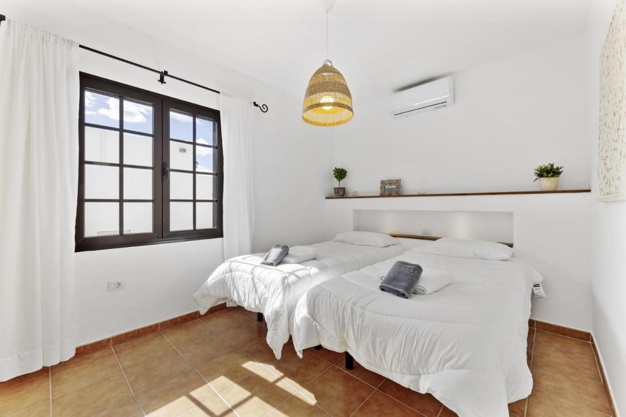 Villa 4 - Vipvipvillas Tías Exteriör bild
